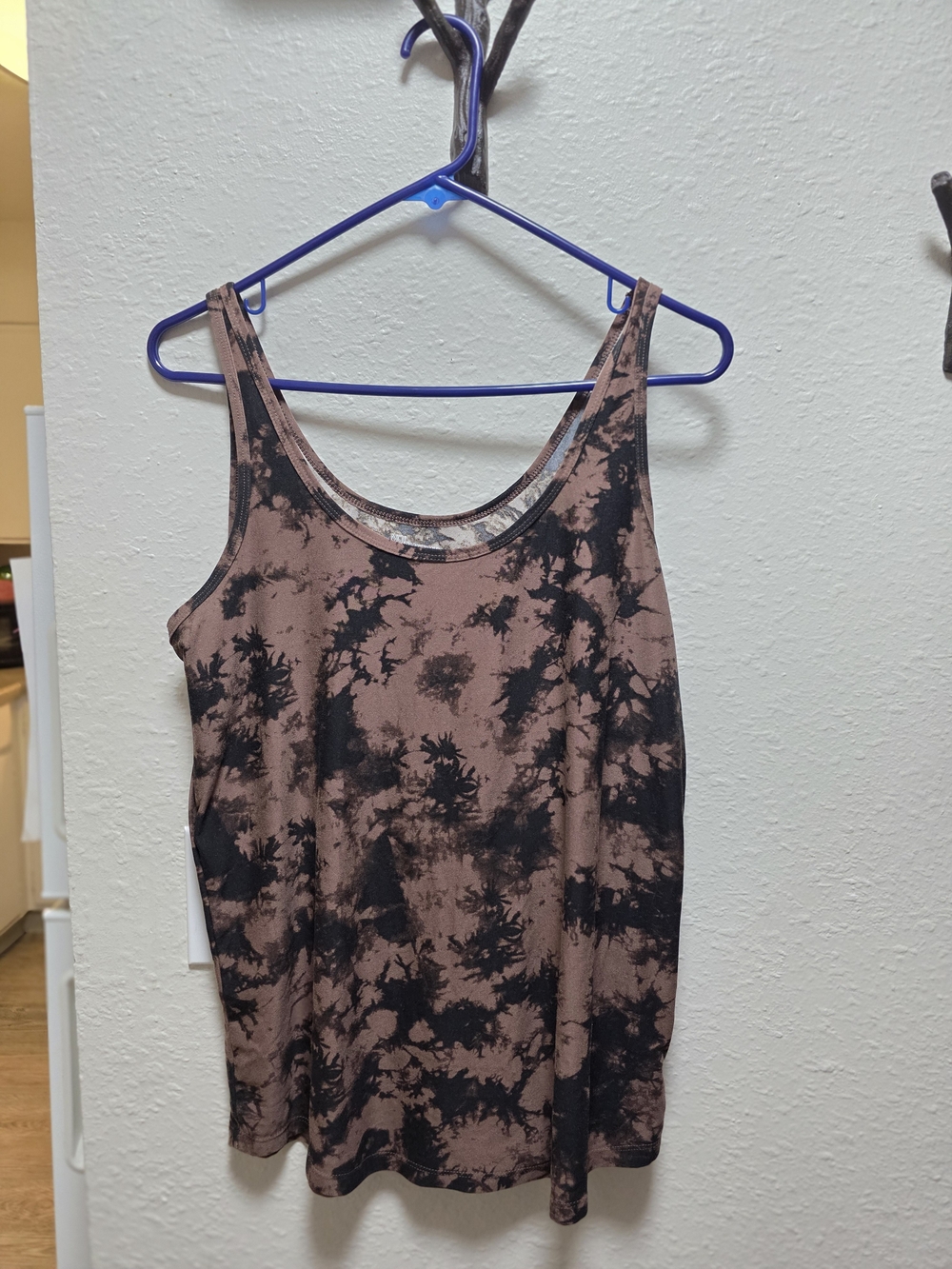 No Boundaries Brown and Black Tie-Dye Scoop Tank